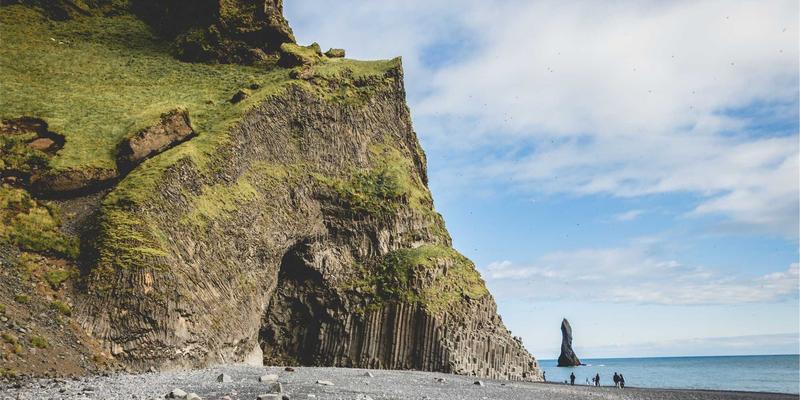 企业知识产权战略布局与跨国维权实务指南：从企业黄页到全球商务服务的护城河构建